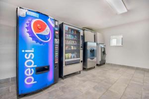 a video game room with a pepsi machine at Motel 6-Russellville, AR in Russellville