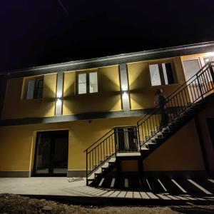 Hoone, kus külalistemaja asub
