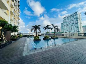 Bazén v ubytování Hotel Vibe in Manhattan Plaza, Araneta City, Cubao nebo v jeho okolí