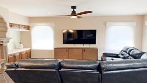 TV a/nebo společenská místnost v ubytování Villa Sonari 2, Great house 2 inside a private complex of 4 houses + 21 fotografií