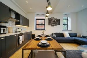 Cuina o zona de cuina de Stylish & Elegant city centre apartment