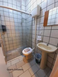 Ένα μπάνιο στο BC Paradise Hostel & Suítes