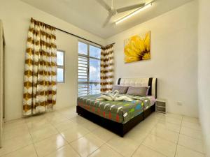 a bedroom with a bed and a large window at Casa Ipoh Homestay by Comfort Home in Chemor