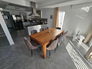 Kuchyň nebo kuchyňský kout v ubytování Villa La Preneuse
