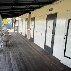 Balkón nebo terasa v ubytování Jambin hotel motel