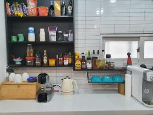 Cucina o angolo cottura di Yachtie Inn Mokpo