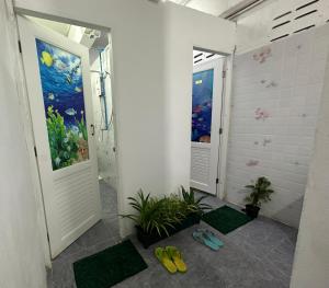 Koupelna v ubytování Sweed Dee Hostel + 37 fotografií