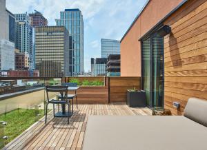 Балкон или терраса в The Bankers Alley Hotel Nashville, Tapestry Collection by Hilton