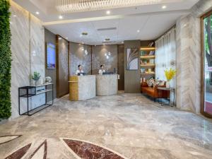 Vstupní hala nebo recepce v ubytování GreenTree Eastern Hotel Shenzhen Futian Civic Center Jingtan Subway Station
