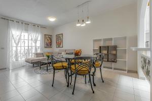 Fotografie z fotogalerie ubytování Spacious 2 bedroom Apartment Tenerife South v destinaci Adeje