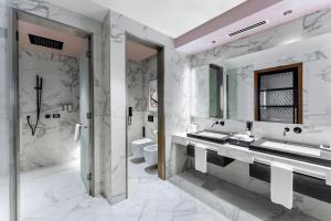 Koupelna v ubytování Hyatt Centric Jumeirah Dubai