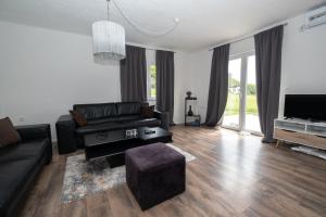 Μια τηλεόραση ή/και κέντρο ψυχαγωγίας στο Greenoasis Bihac