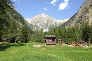 Photo de la galerie de l'établissement Chalet Val Ferret ideal for TMB, Hiking, Panorama, à Praz-de-Fort