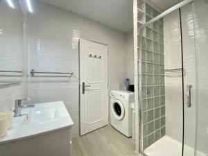 Phòng tắm tại Albufeira Central 6 by Homing +12 ảnh