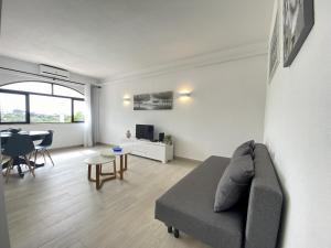 TV/trung tâm giải trí tại Albufeira Central 6 by Homing