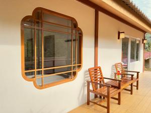 Balkón nebo terasa v ubytování Baan Daeng Resort บ้านรักไทย