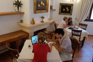 Goście zatrzymujący się w obiekcie Bell Port Hotel