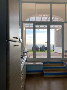 Hotel Borgo Cacciatori的厨房或小厨房