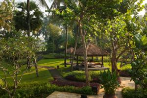 Vrt pred nastanitvijo Hyatt Regency Yogyakarta