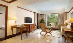 TV in/ali zabaviščno središče v nastanitvi Hyatt Regency Yogyakarta