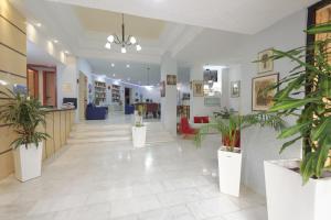 Vstupní hala nebo recepce v ubytování Latania Apartments + 35 fotografií