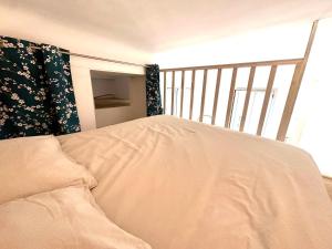 Studio mezzanine sur le port