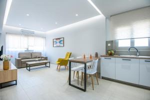 Mylos Luxury Apartment 4 tesisinde mutfak veya mini mutfak