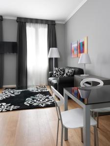 A bed or beds in a room at Palace Suite
