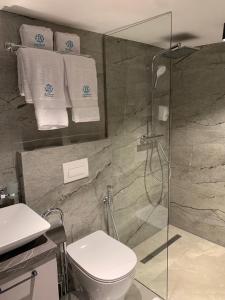 Koupelna v ubytování Illyrian Boutique Hotel + 37 fotografií