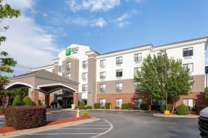 una representación del frente de un hotel en Holiday Inn Express & Suites Roanoke Rapids by IHG, en Roanoke Rapids