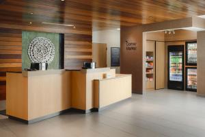 a store lobby with a counter in a store at Fairfield by Marriott Inn & Suites Knoxville Northwest in Knoxville