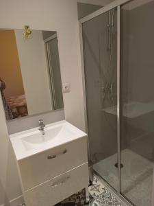 Ένα μπάνιο στο La Petite Maison Dans La Prairie +10 φωτογραφίες
