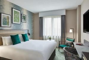 Uma TV ou centro de entretenimento em Leonardo Royal Hotel Glasgow