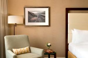 Cape Rey Carlsbad Beach, A Hilton Resort & Spa客房内的一张或多张床位