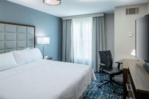 Postel nebo postele na pokoji v ubytování Homewood Suites by Hilton Austin NW near The Domain