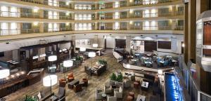 Posezení v ubytování Embassy Suites Denver Tech Center