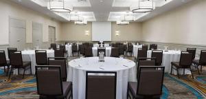 Embassy Suites Denver Tech Center商务区和/或会议室