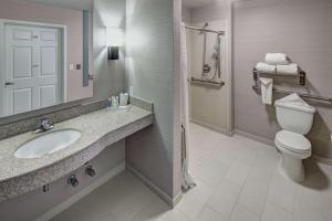 Koupelna v ubytování Homewood Suites by Hilton Mahwah