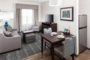 Posezení v ubytování Homewood Suites by Hilton Mahwah