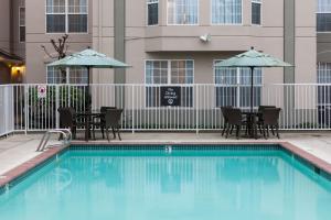 Piscina a Homewood Suites by Hilton Seattle-Tacoma Airport/Tukwila o a prop