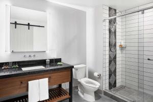 Canopy By Hilton Tempe Downtown的一间浴室
