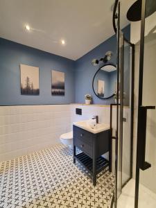 Kúpeľňa v ubytovaní Perfect Stay - "Apartament Zamkowy" - parking place