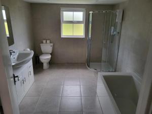 Φωτογραφία από το άλμπουμ του Mountain Stream House σε Moher
