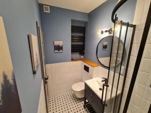 Kúpeľňa v ubytovaní Perfect Stay - "Apartament Zamkowy" - parking place