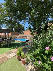 Fotografia z galérie ubytovania Agradable casa rural con piscina privada v destinácii Vallfogona de Balaguer