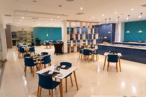 Restaurace v ubytování Marriott Maracay Golf Resort