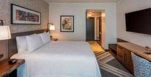 Postel nebo postele na pokoji v ubytování Hilton Garden Inn Austin University Capitol District
