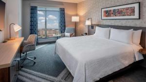 Postel nebo postele na pokoji v ubytování Hilton Garden Inn Austin University Capitol District