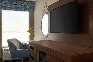 Sjónvarps- og/eða afþreyingartæki á Hampton Inn Phoenix-Chandler