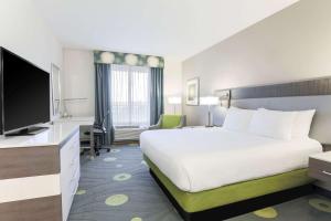 Postel nebo postele na pokoji v ubytování Hilton Garden Inn Ardmore